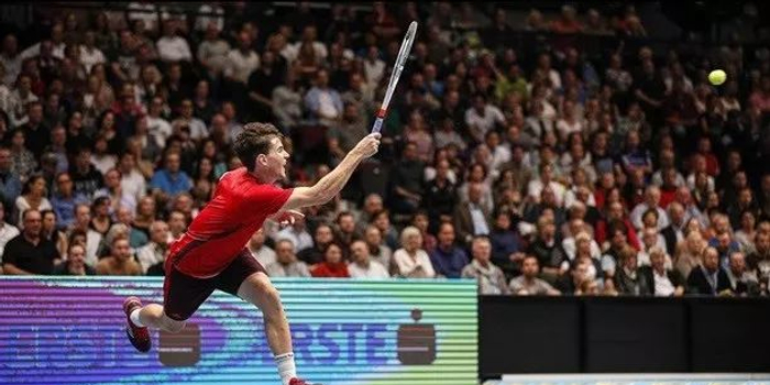  卢布列夫五盘鏖战险胜晋级决赛