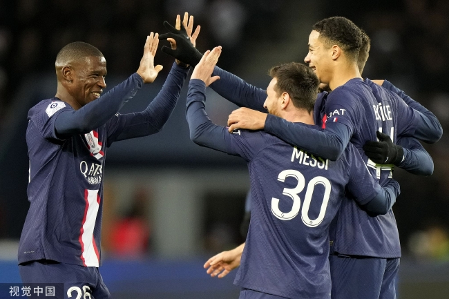  法甲霸主稳固领跑，升降级悬念持续升温