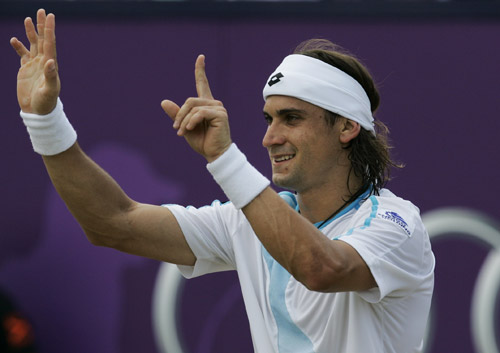  埃文斯草地驰骋，伊斯特本赛击败名将折桂