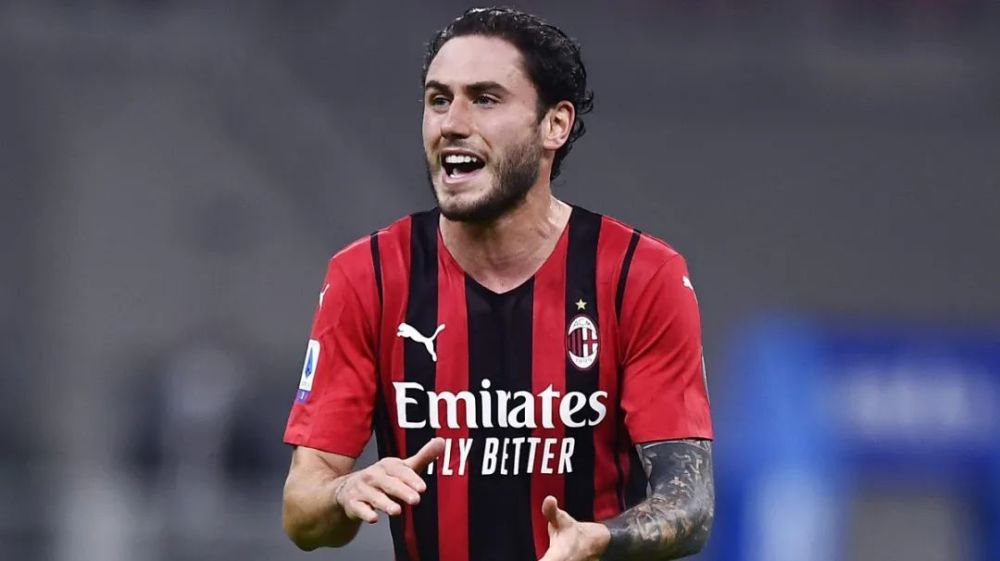  肯宁澳网捧杯开启新赛季征程