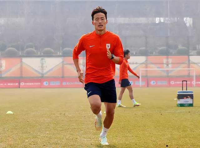  哥伦比亚国家队集训备战美洲杯主力阵容初现端倪