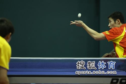  智能发球机器人亮相巡回赛，陪练效率提升三倍