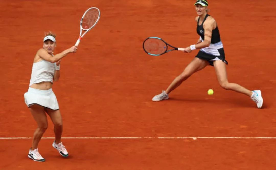  隆德罗草地滑步，女王杯半决赛惊艳全场观众