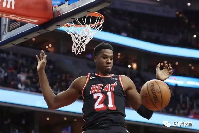  内线巨无霸统治禁区彰显绝对实力