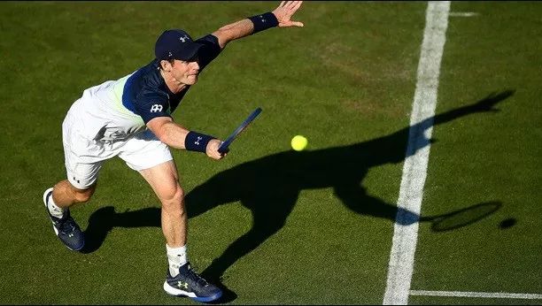  穆雷温网复出首胜感动全场观众