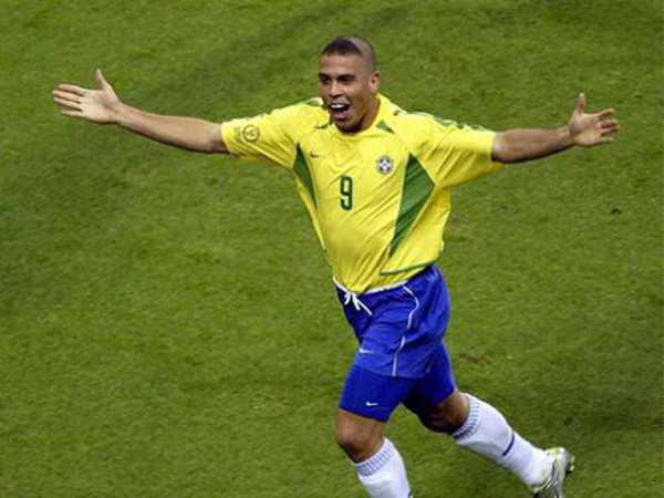  西甲射手榜竞争激烈多名前锋有望打破金靴纪录