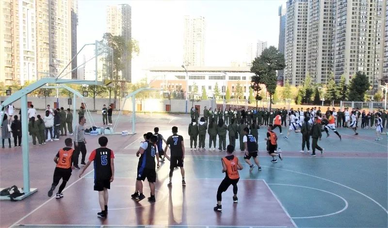  校园篮球推广活动如火如荼开展
